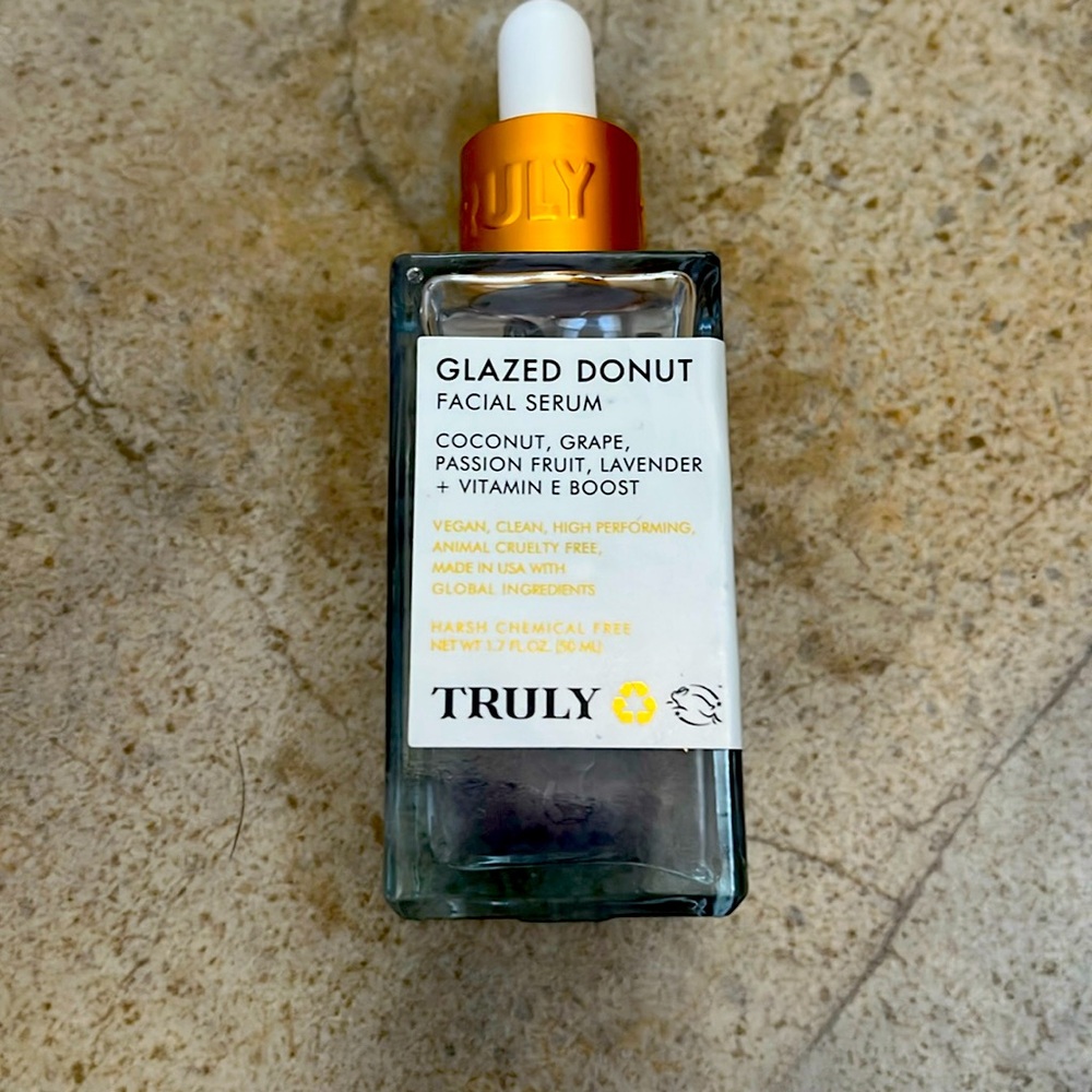 Truly Glazed Donut Facial Serum 1.7 oz NEW
